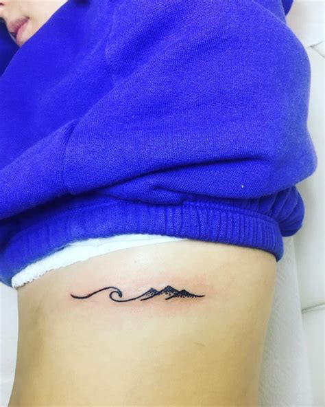 costillas tatuajes sexis para mujer|Tatuajes en las costillas delicados para mujeres